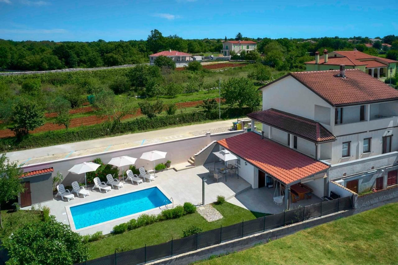 Holiday House Emma Burići Eksteriør bilde