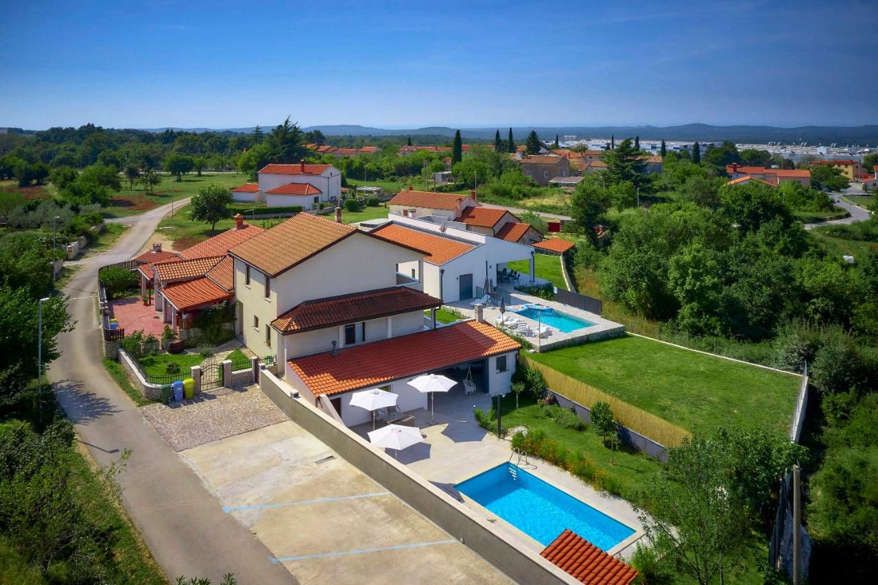 Holiday House Emma Burići Eksteriør bilde